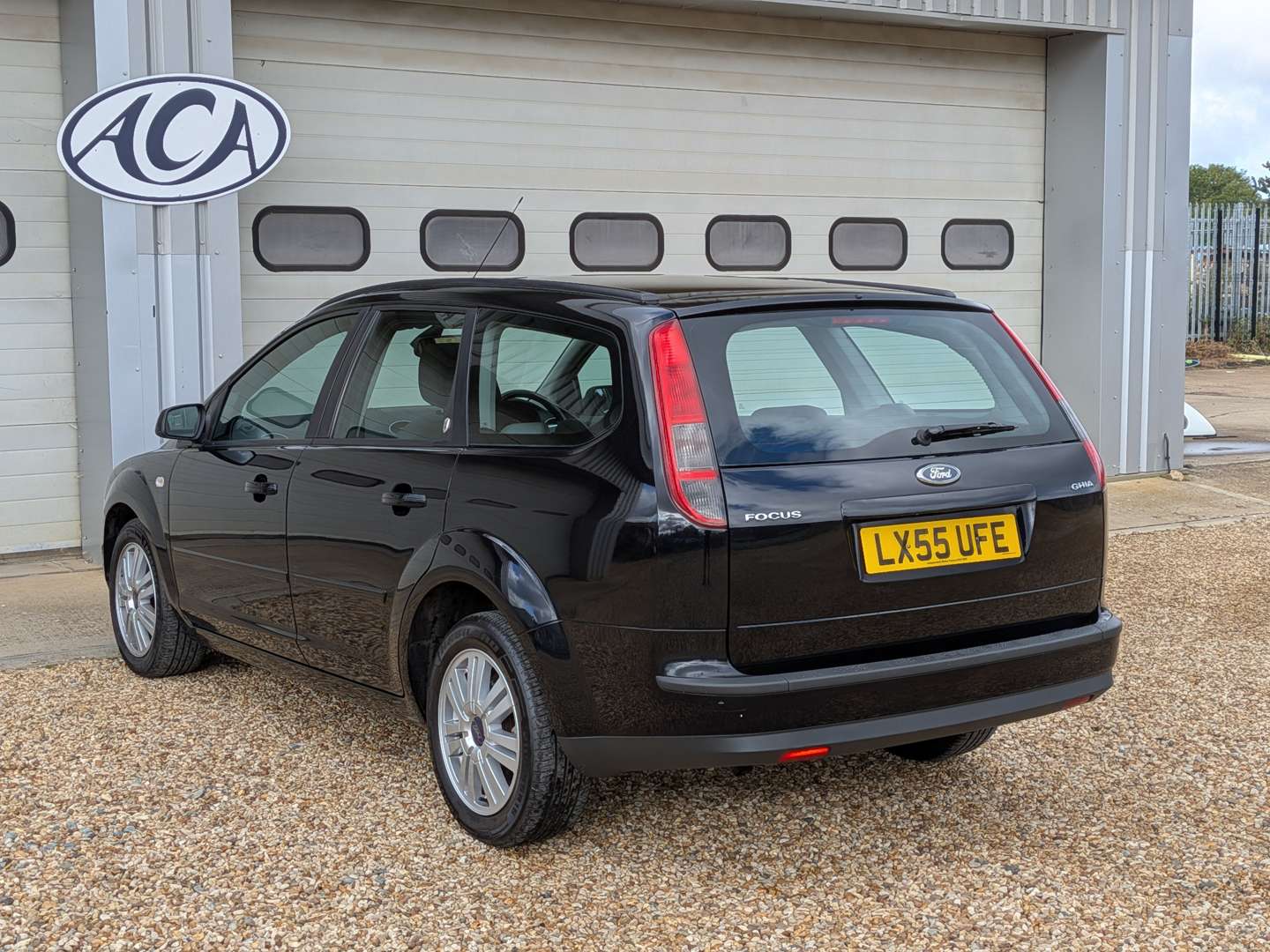 <p>2005 FORD FOCUS GHIA T - UNDER 30K MILES FROM NEW</p>