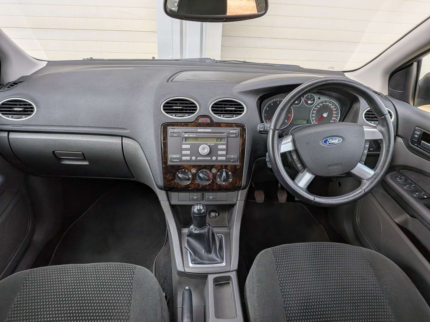 <p>2005 FORD FOCUS GHIA T - UNDER 30K MILES FROM NEW</p>