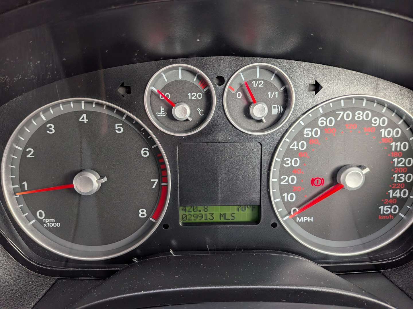 <p>2005 FORD FOCUS GHIA T - UNDER 30K MILES FROM NEW</p>