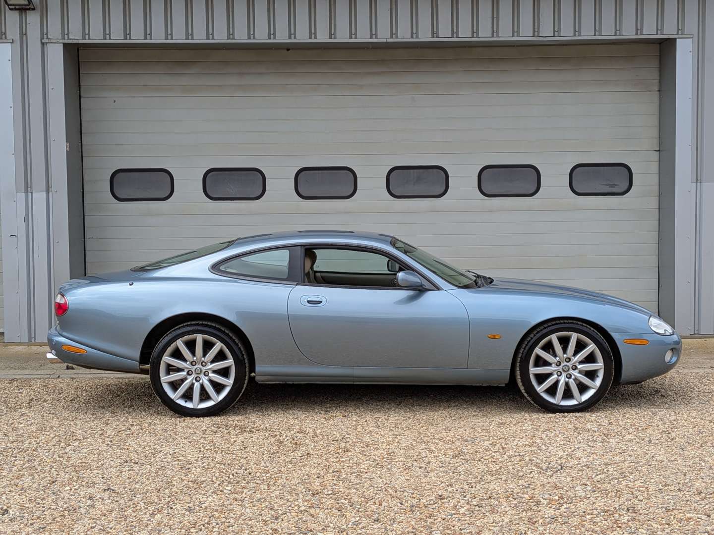 <p>2004 JAGUAR XK8 4.2 COUPE AUTO</p>