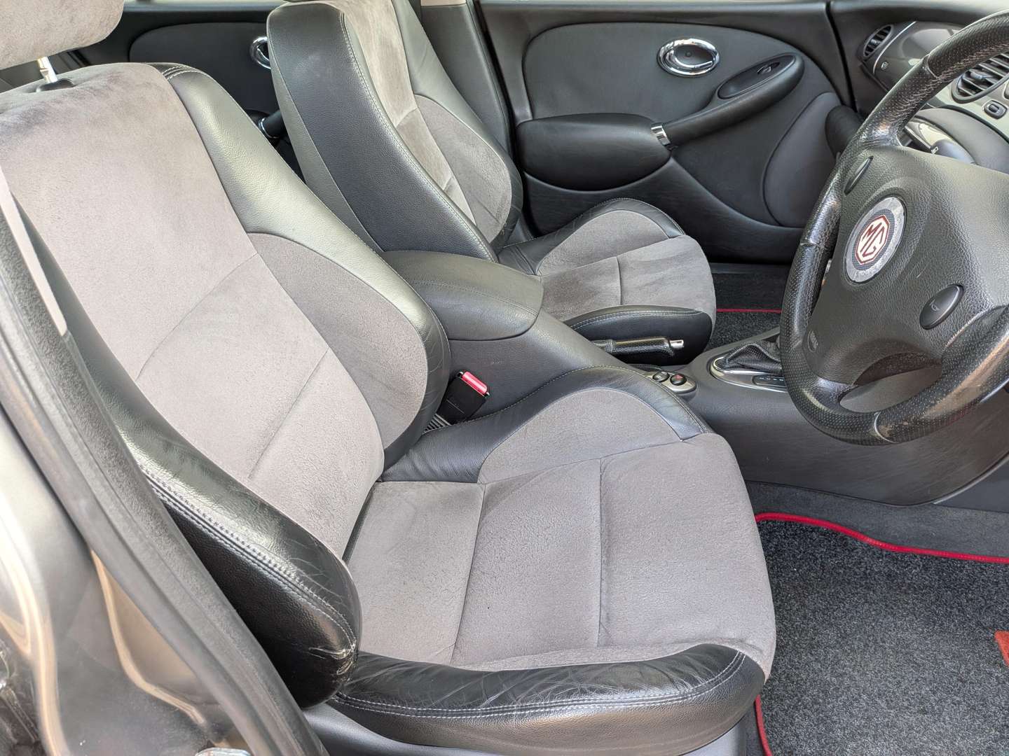 <p>2004 MG ZT+ CDTI AUTO</p>
