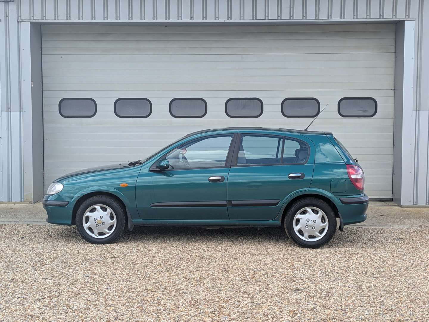 <p>2001 NISSAN ALMERA SE</p>