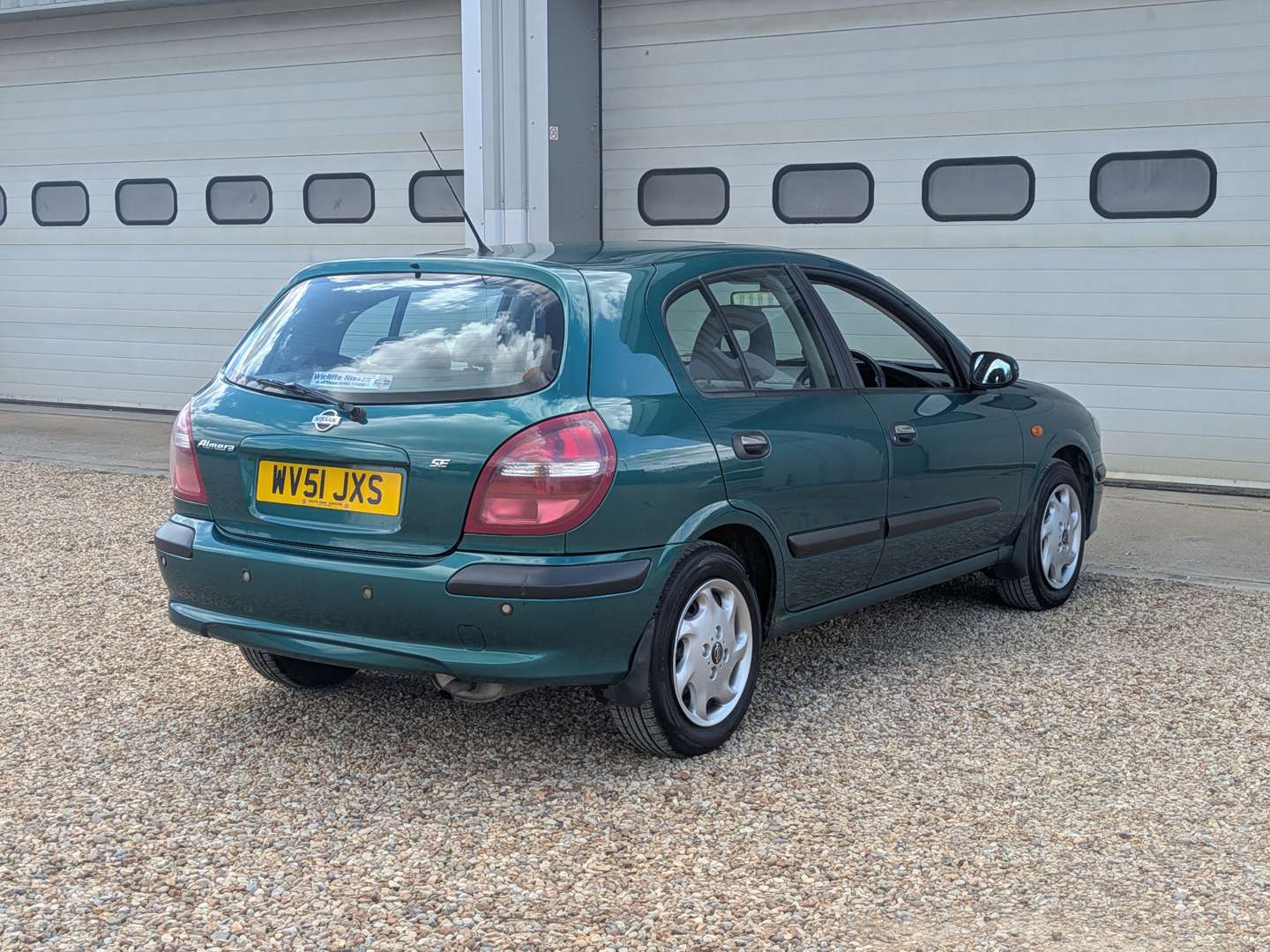 <p>2001 NISSAN ALMERA SE</p>