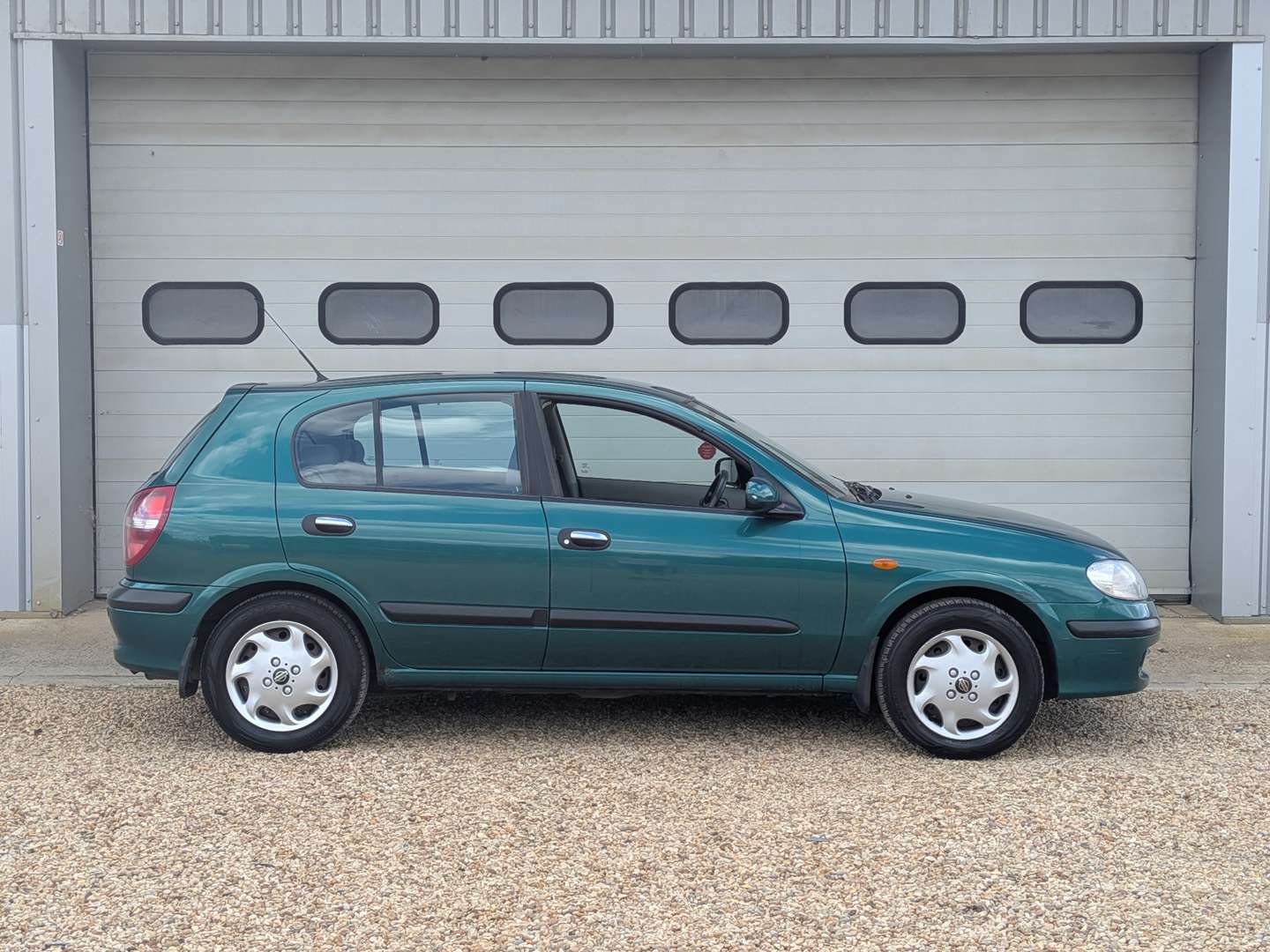 <p>2001 NISSAN ALMERA SE</p>