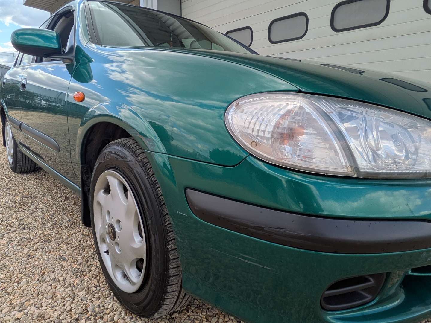 <p>2001 NISSAN ALMERA SE</p>