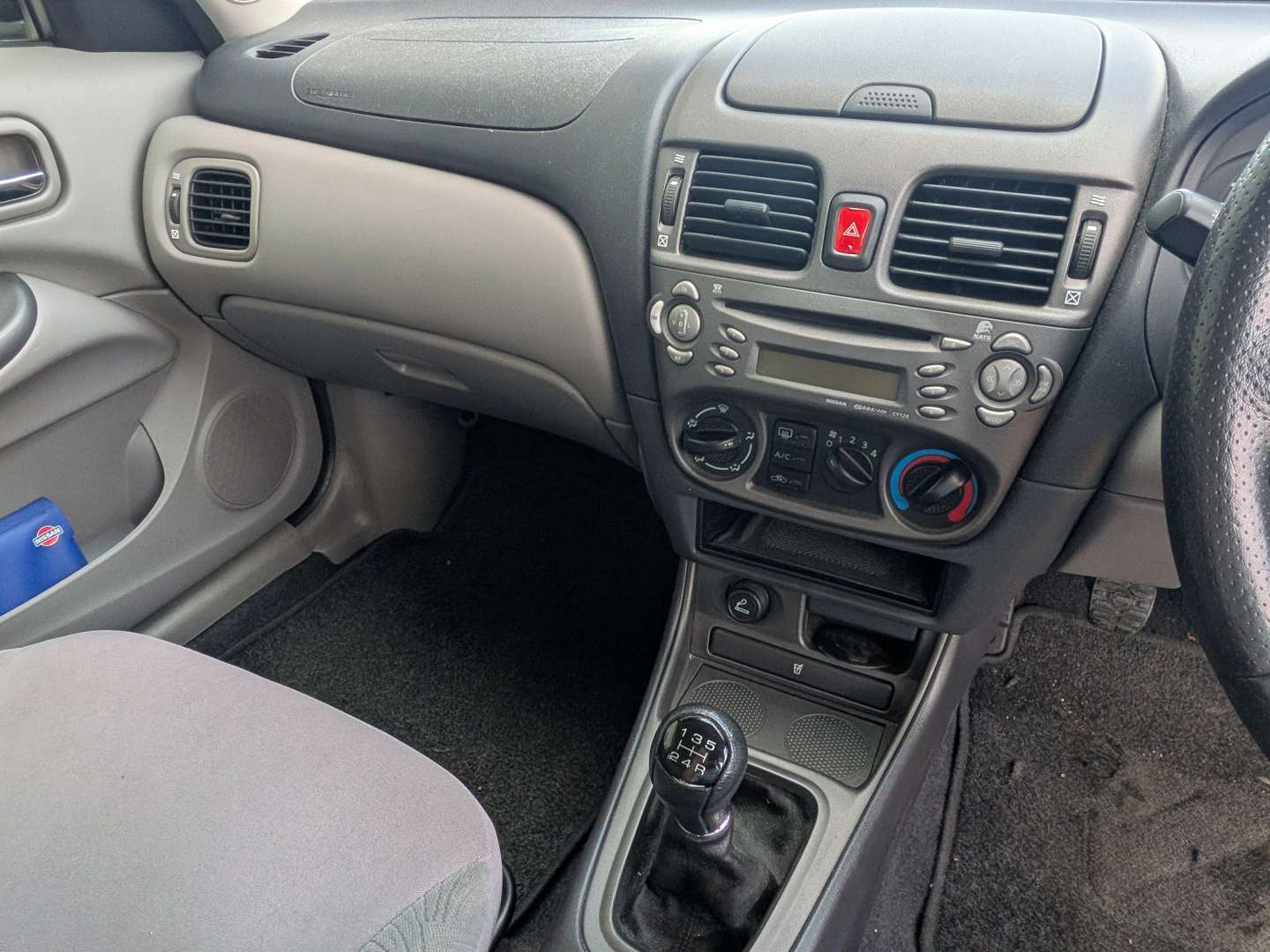 <p>2001 NISSAN ALMERA SE</p>