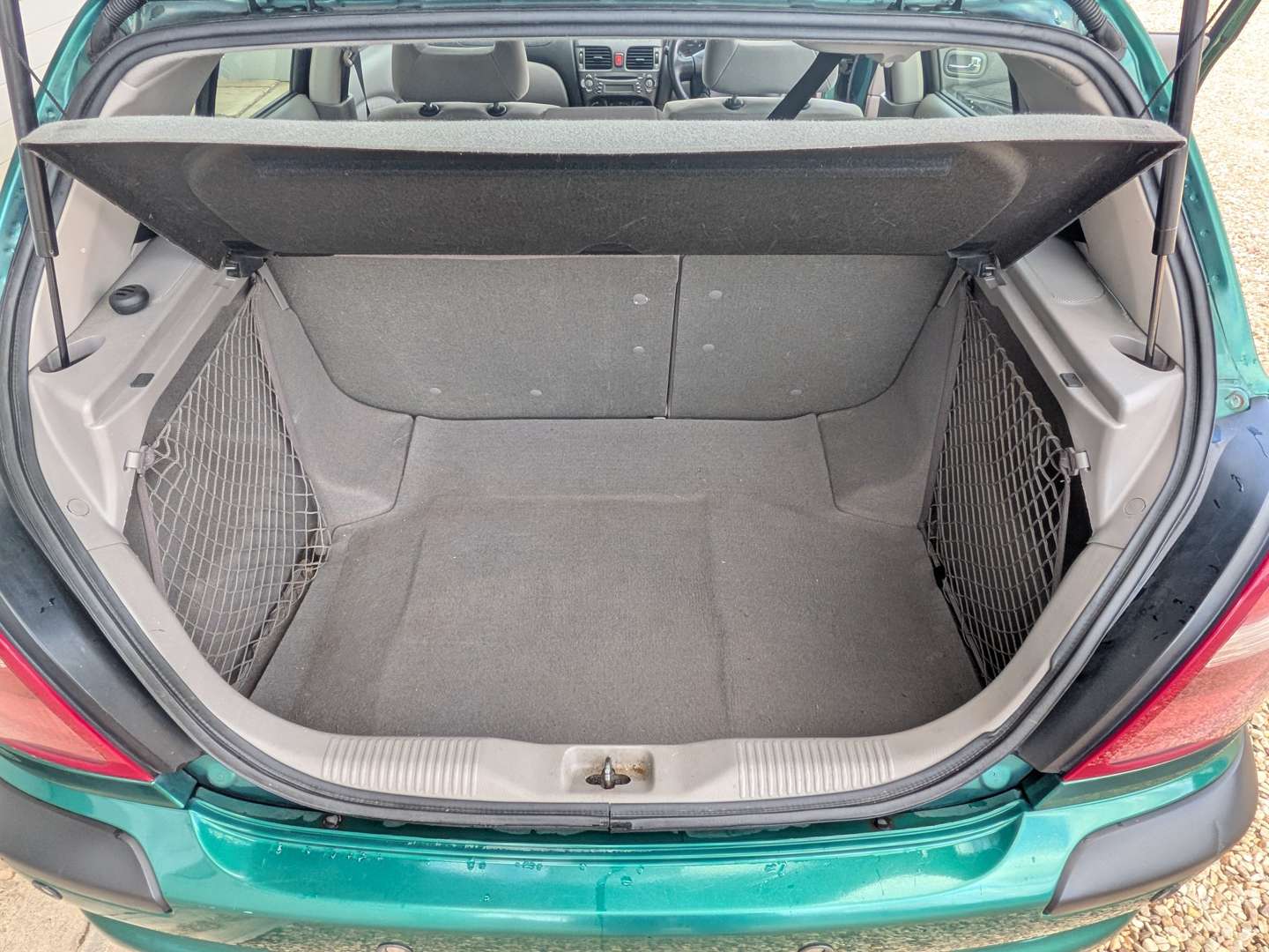 <p>2001 NISSAN ALMERA SE</p>