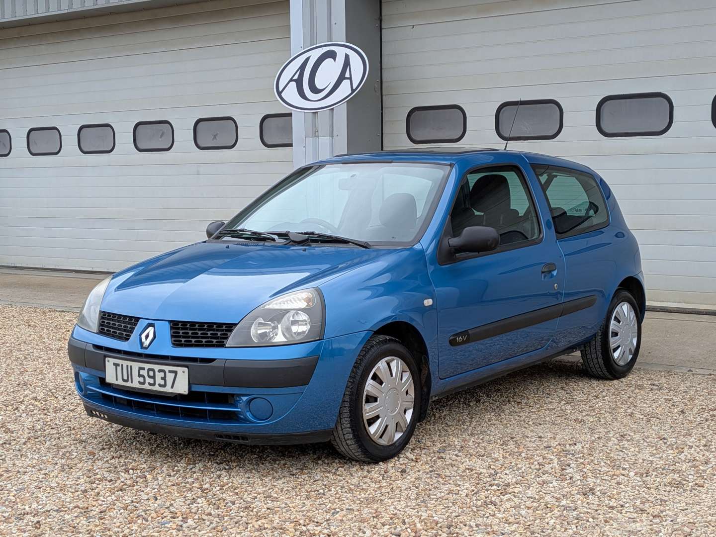 <p>2003 RENAULT CLIO EXPRESSION 16V</p>