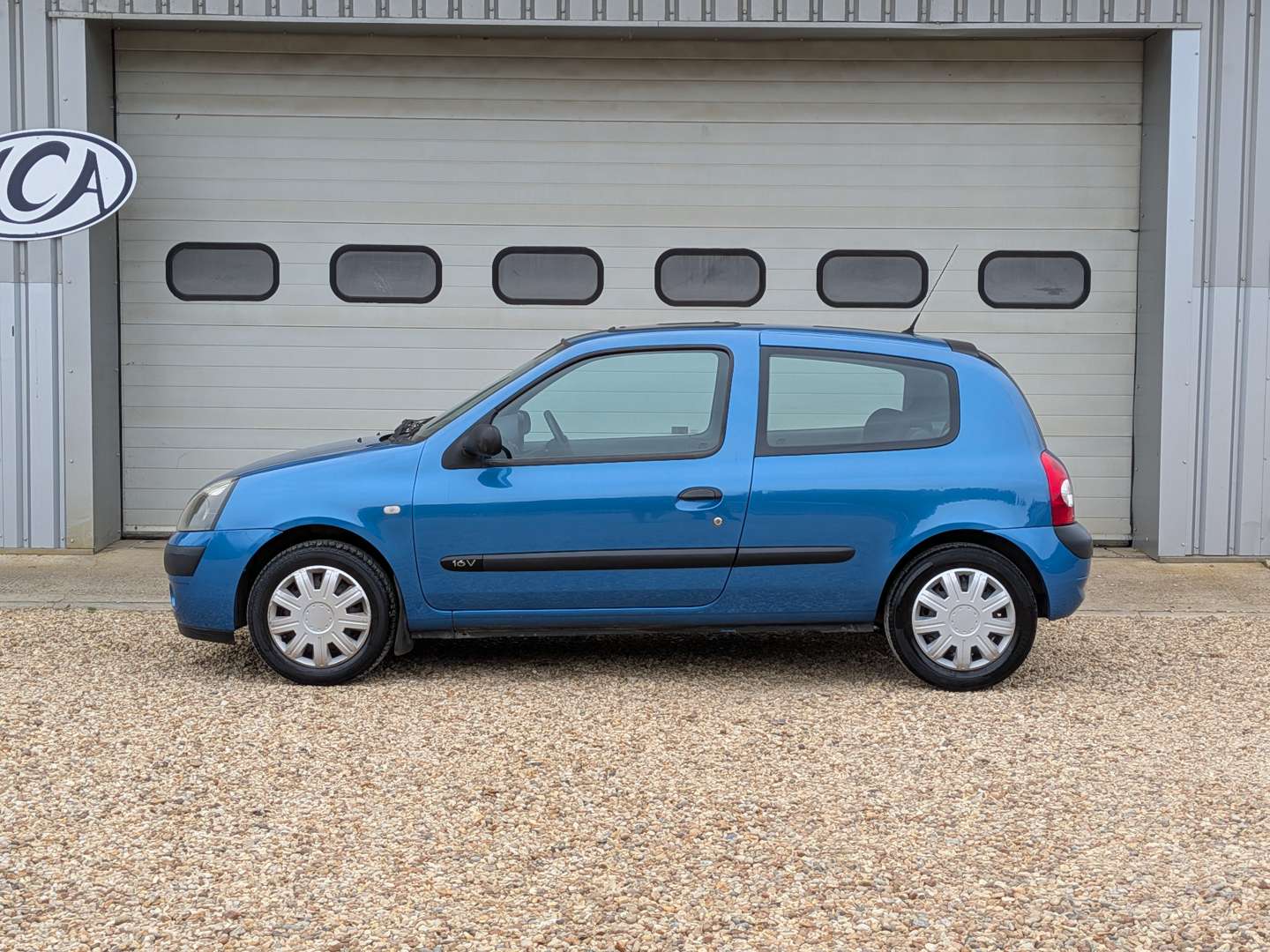 <p>2003 RENAULT CLIO EXPRESSION 16V</p>