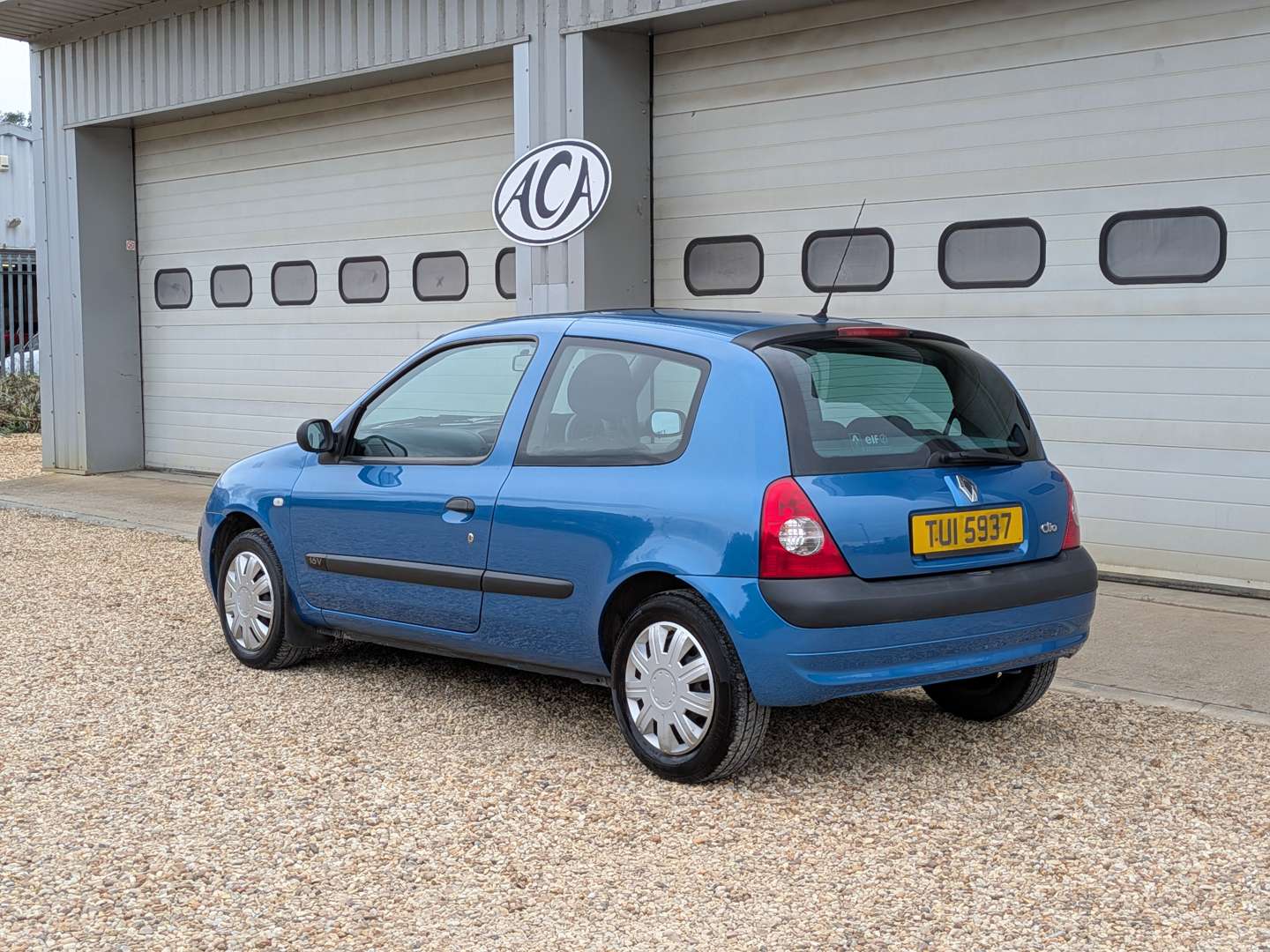 <p>2003 RENAULT CLIO EXPRESSION 16V</p>