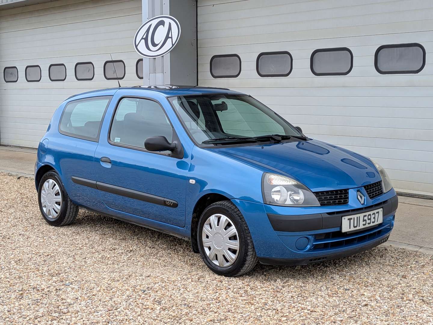 <p>2003 RENAULT CLIO EXPRESSION 16V</p>