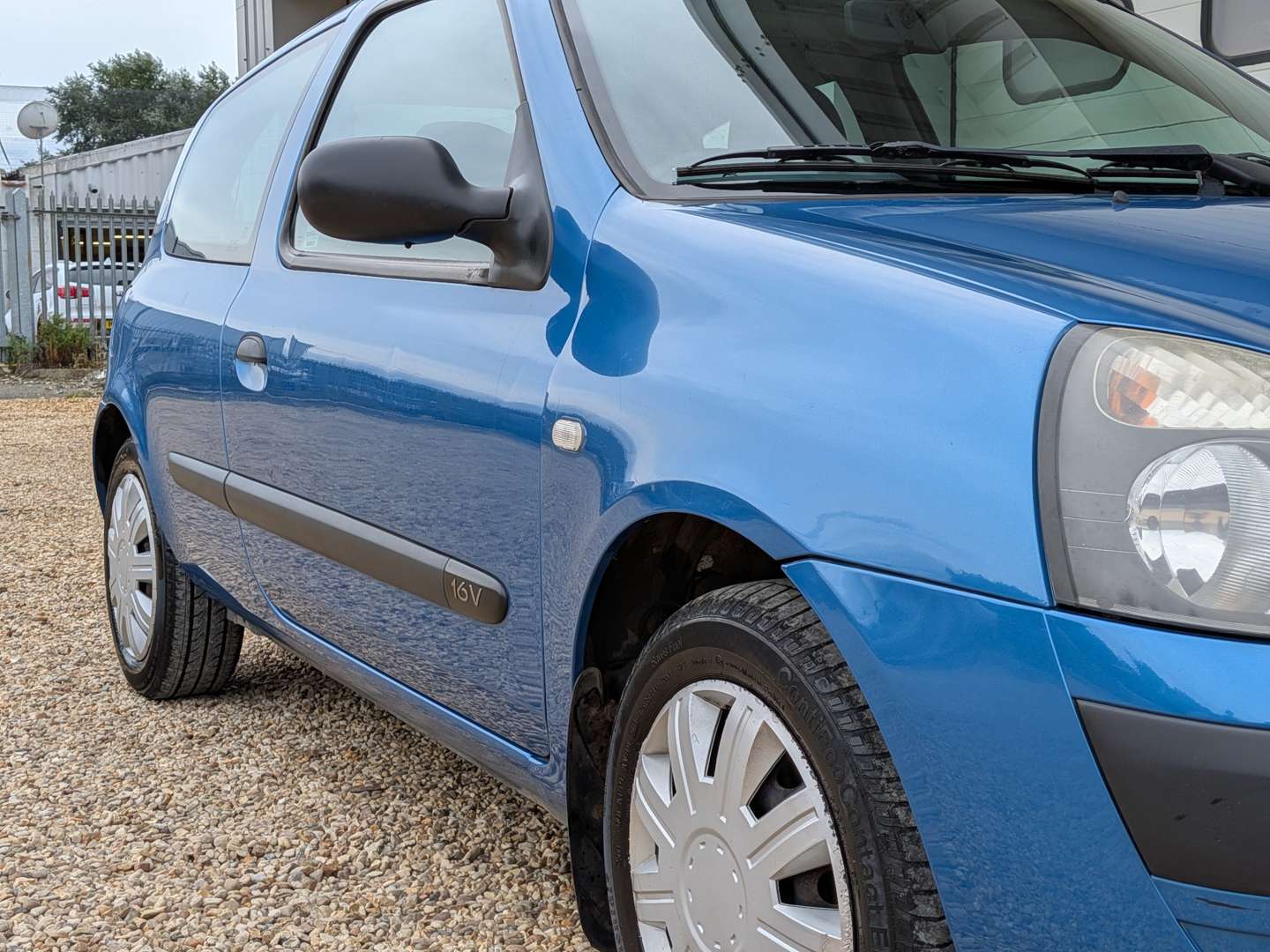 <p>2003 RENAULT CLIO EXPRESSION 16V</p>