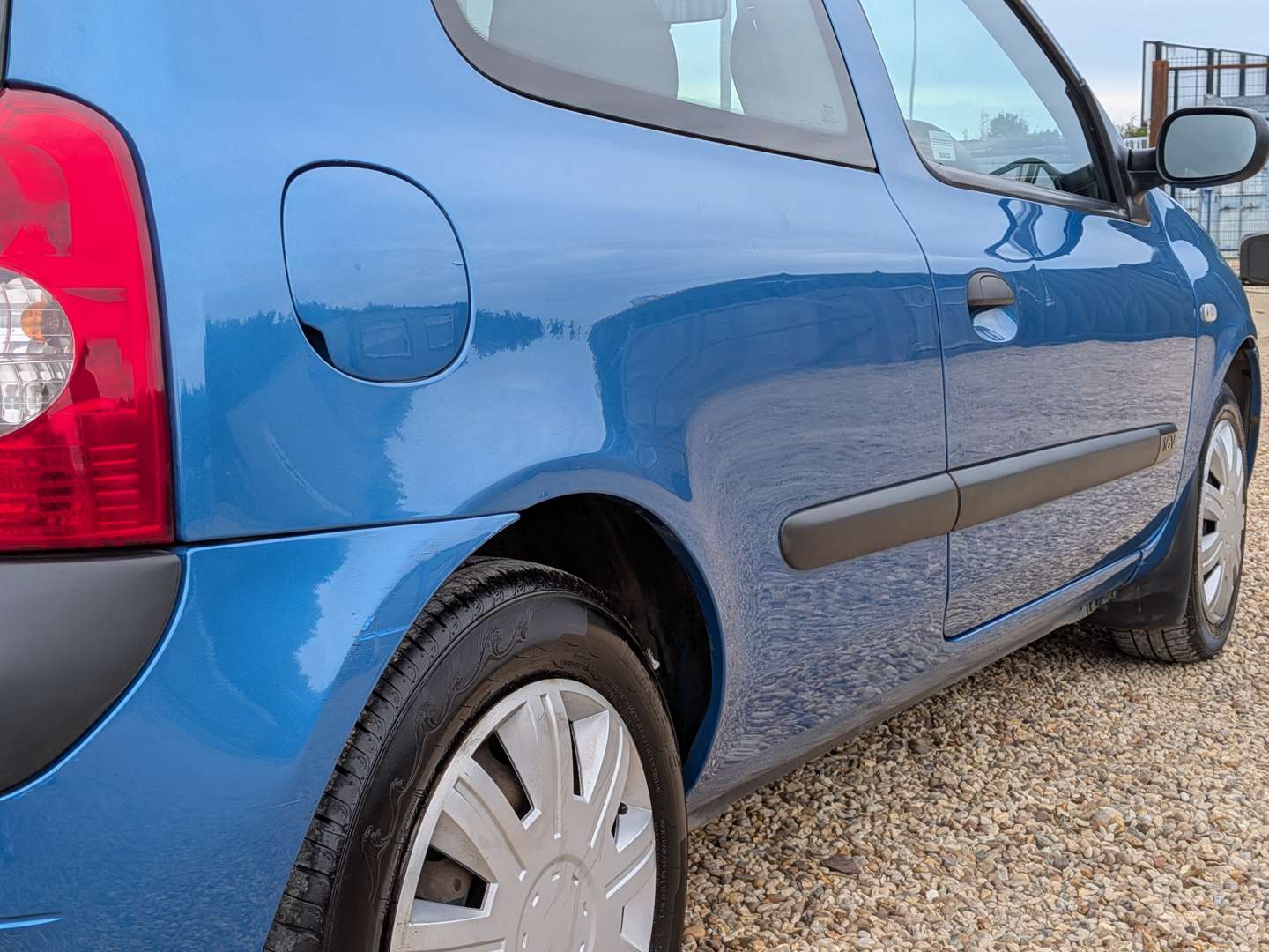 <p>2003 RENAULT CLIO EXPRESSION 16V</p>