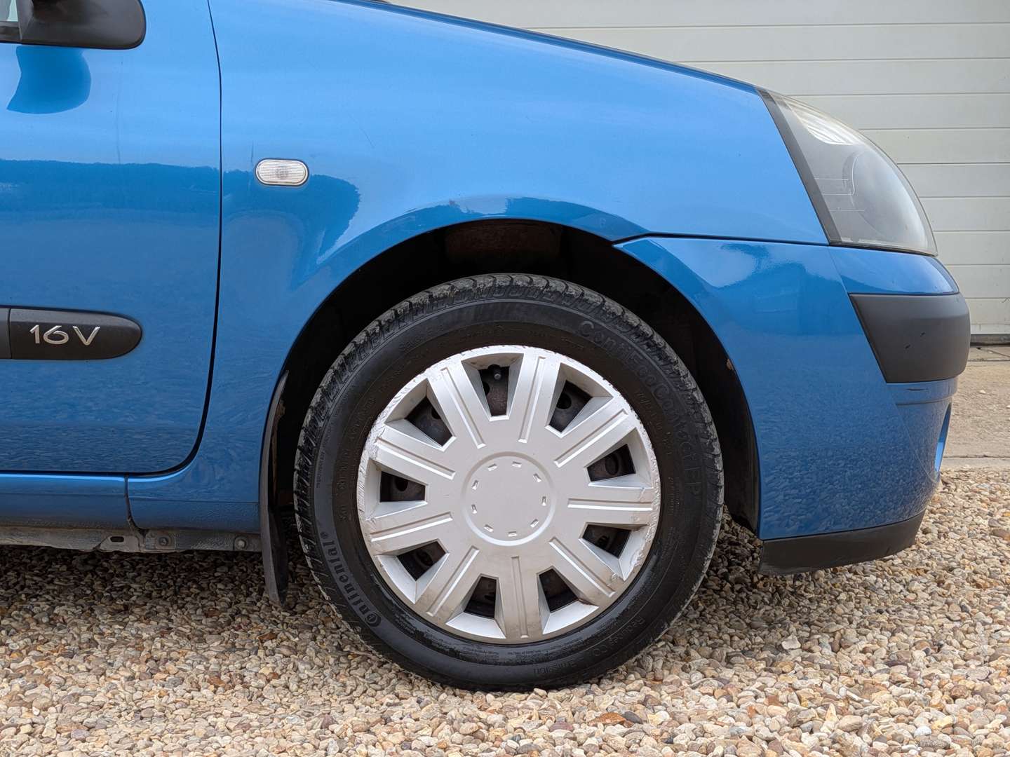 <p>2003 RENAULT CLIO EXPRESSION 16V</p>