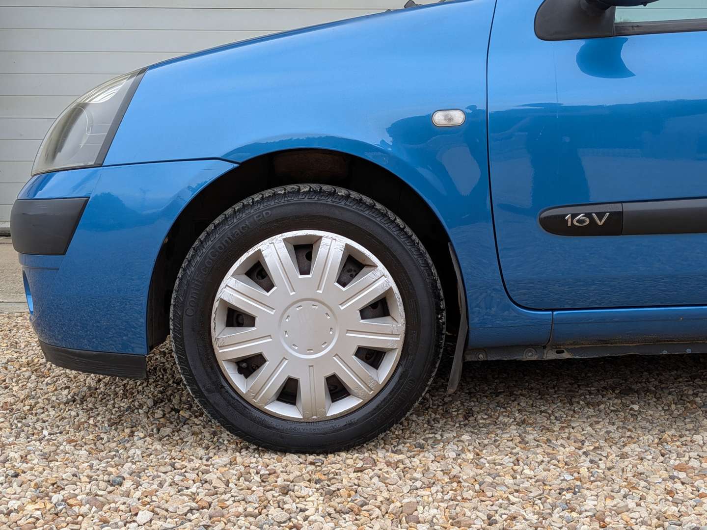 <p>2003 RENAULT CLIO EXPRESSION 16V</p>