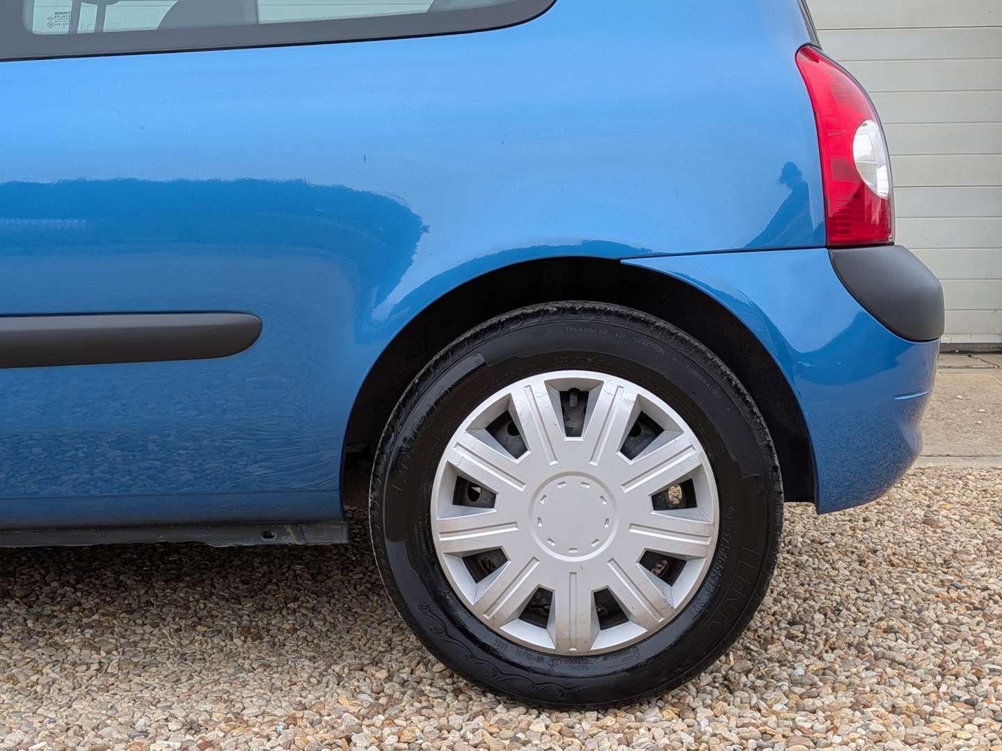 <p>2003 RENAULT CLIO EXPRESSION 16V</p>