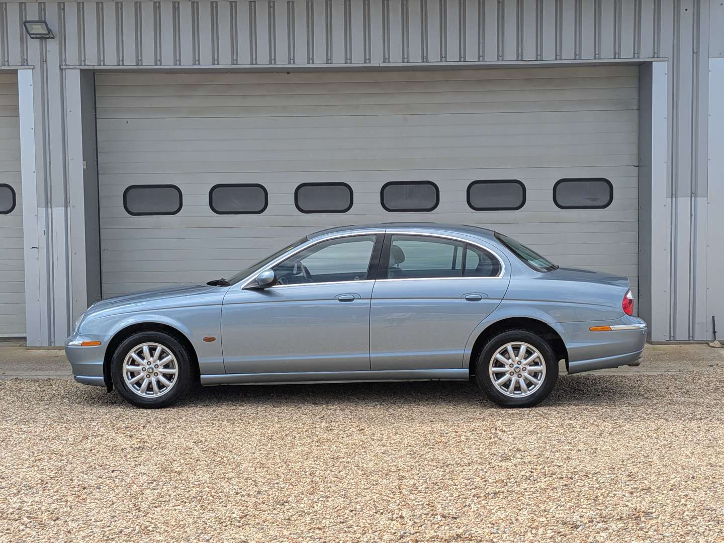 <p>2002 JAGUAR S-TYPE V6 SE AUTO</p>