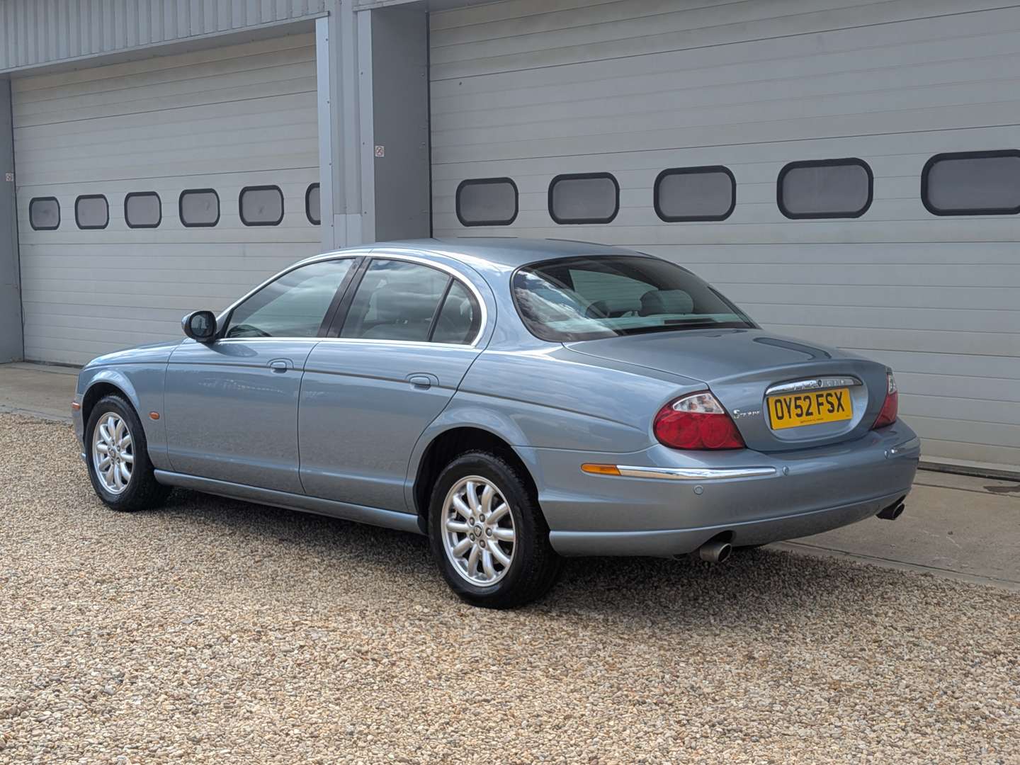 <p>2002 JAGUAR S-TYPE V6 SE AUTO</p>