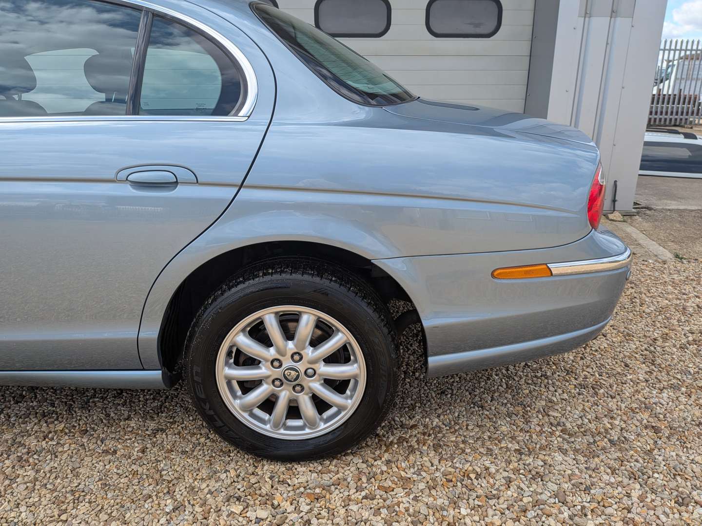 <p>2002 JAGUAR S-TYPE V6 SE AUTO</p>