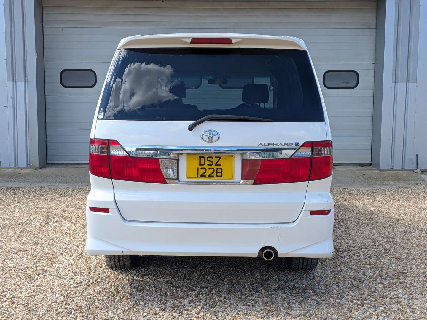 <p>2003 TOYOTA ALPHARD</p>