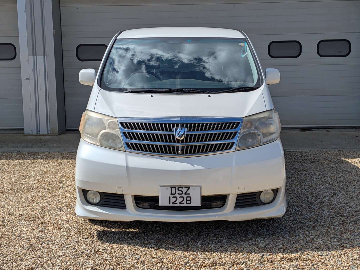 <p>2003 TOYOTA ALPHARD</p>