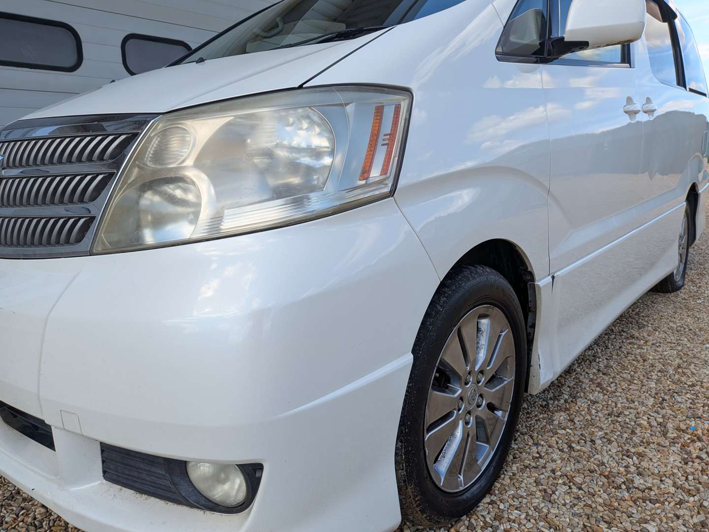 <p>2003 TOYOTA ALPHARD</p>