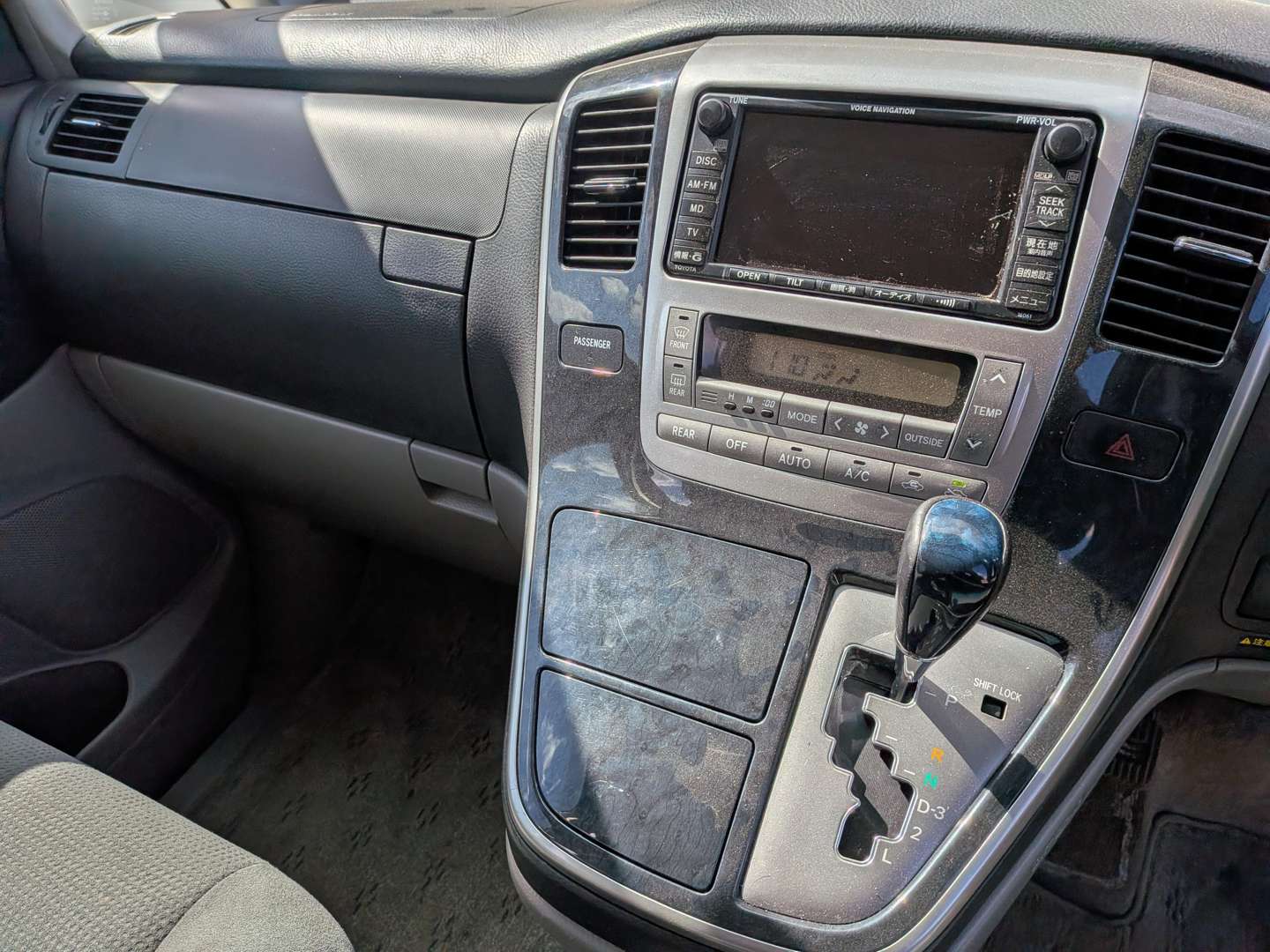 <p>2003 TOYOTA ALPHARD</p>