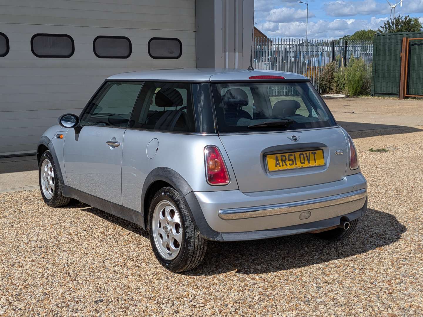 <p>2002 MINI ONE</p>