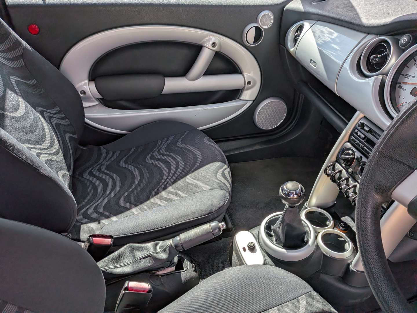 <p>2002 MINI ONE</p>