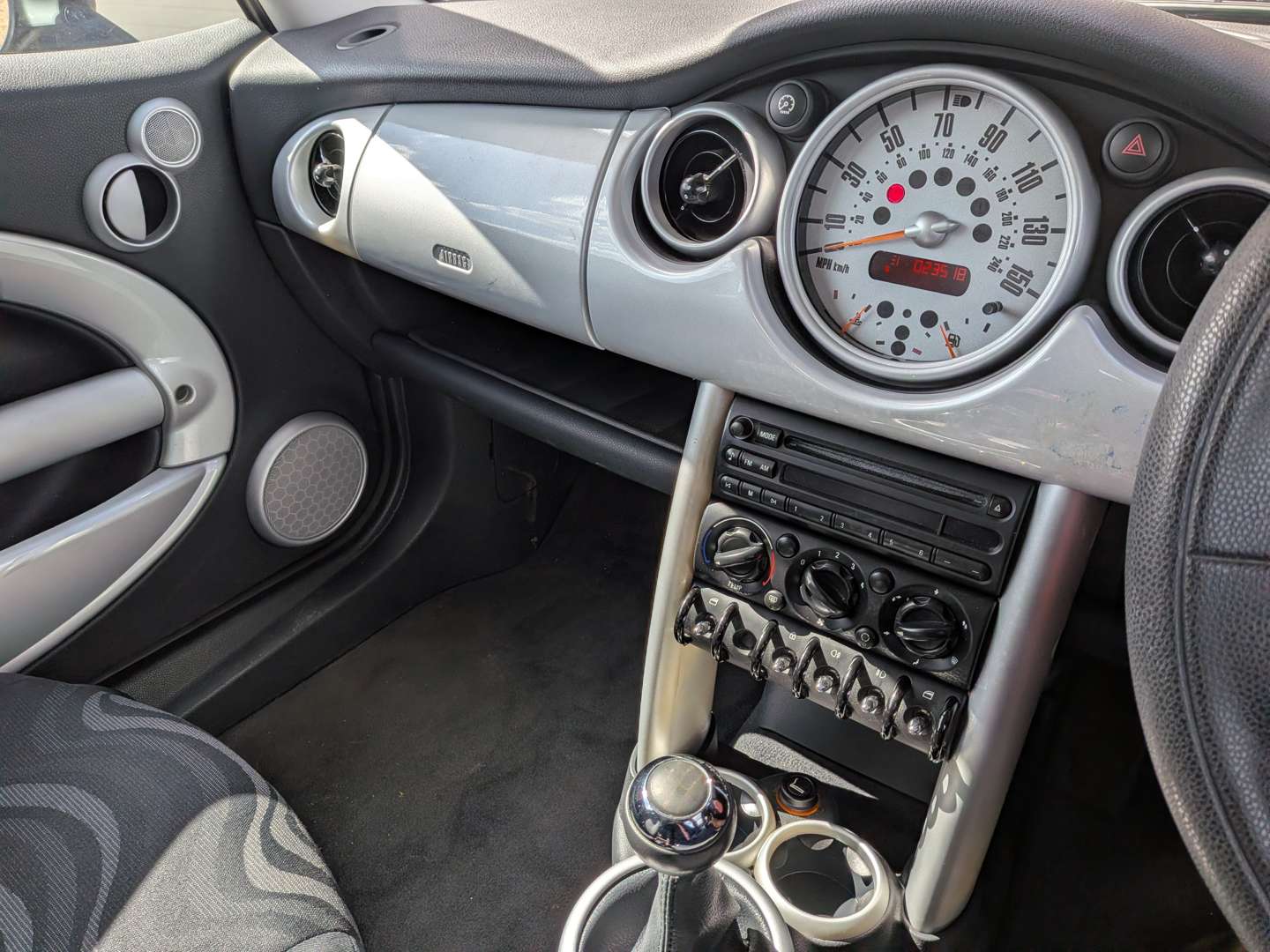 <p>2002 MINI ONE</p>