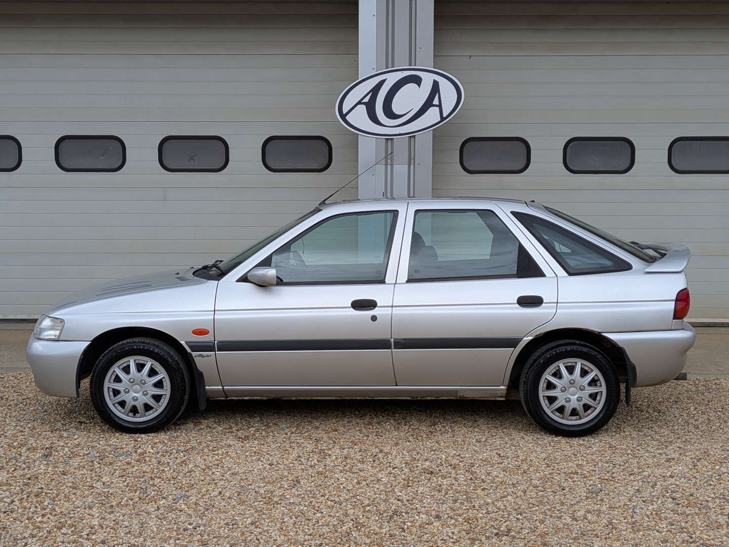<p>2000 FORD ESCORT FLIGHT</p>