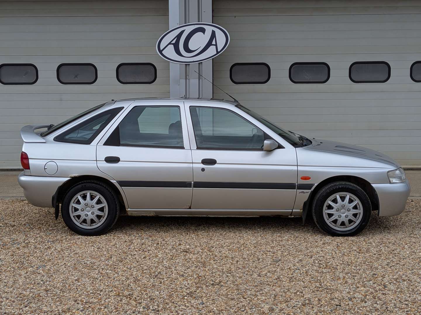 <p>2000 FORD ESCORT FLIGHT</p>
