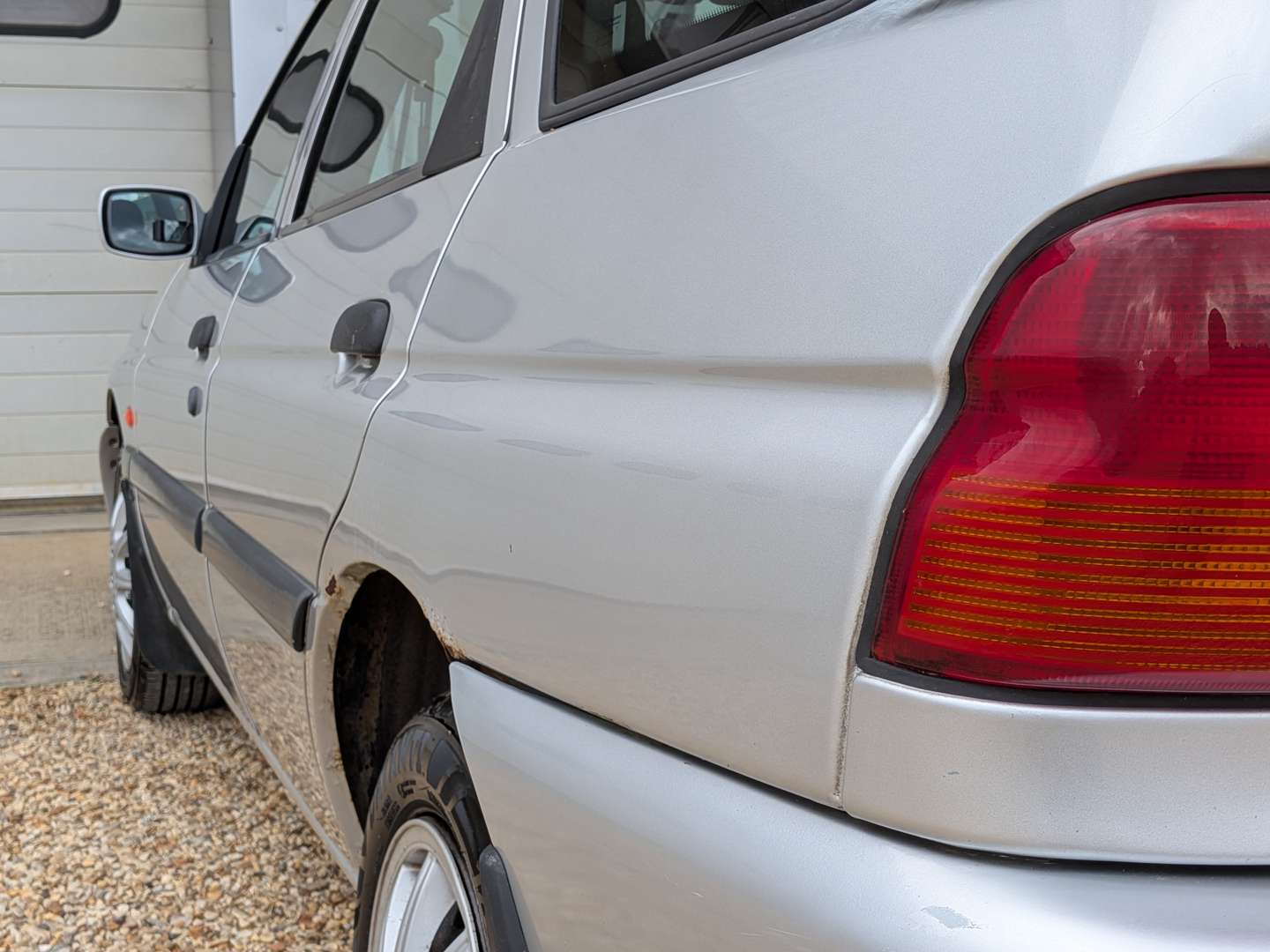<p>2000 FORD ESCORT FLIGHT</p>