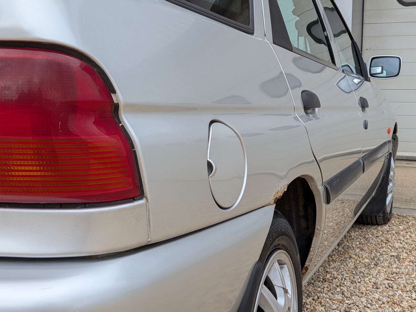 <p>2000 FORD ESCORT FLIGHT</p>