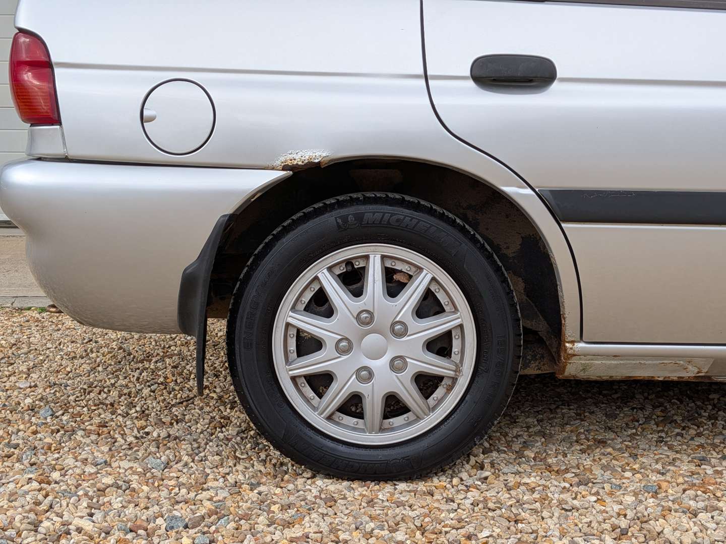 <p>2000 FORD ESCORT FLIGHT</p>