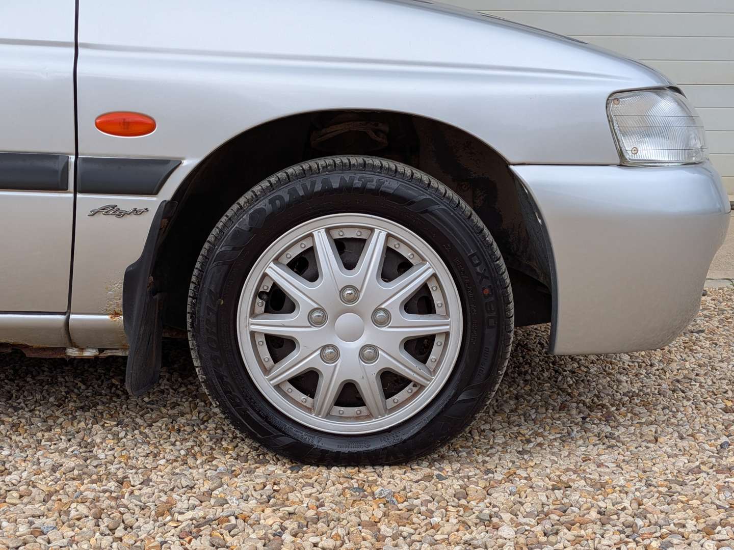 <p>2000 FORD ESCORT FLIGHT</p>