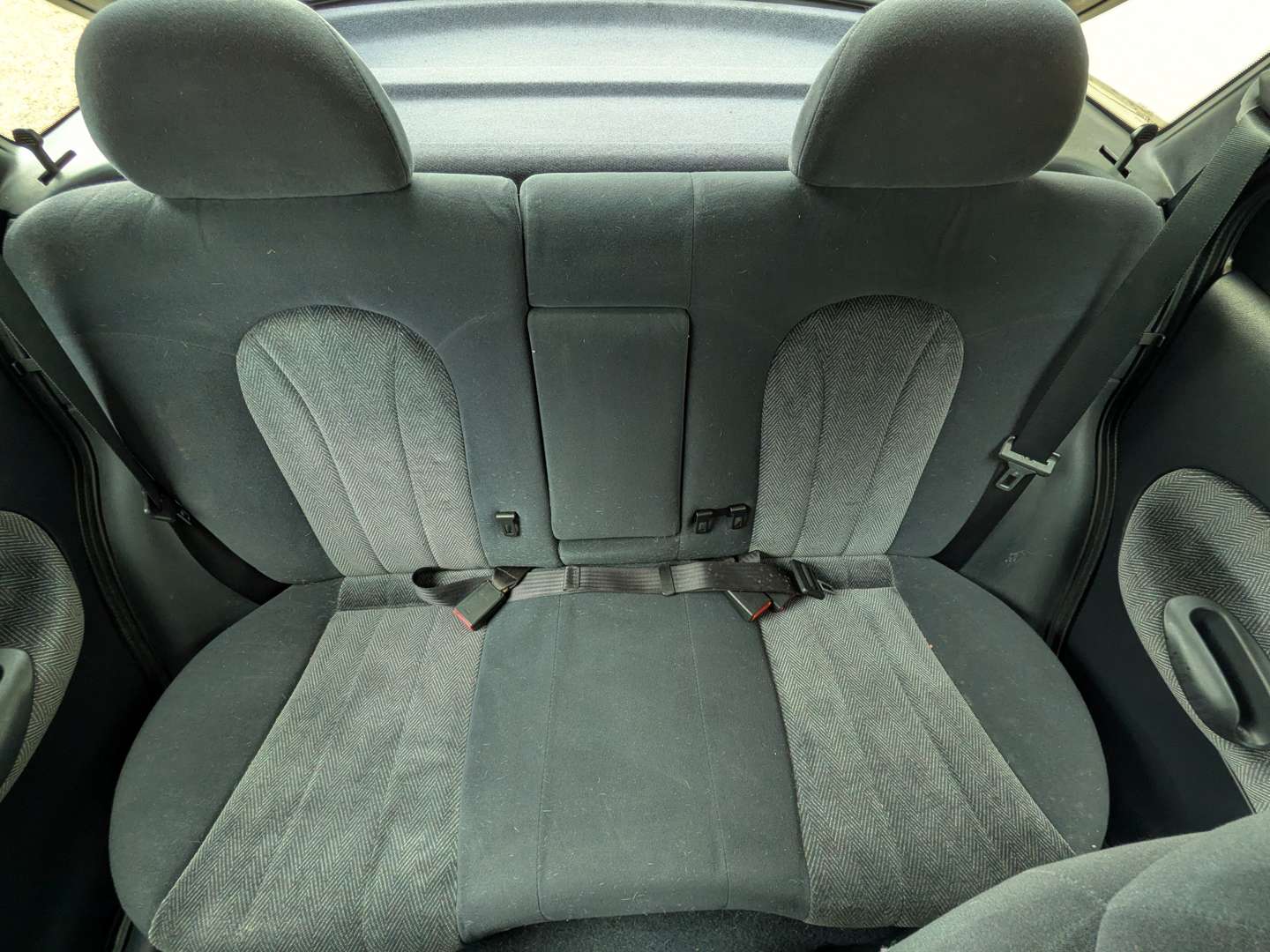 <p>2000 FORD ESCORT FLIGHT</p>