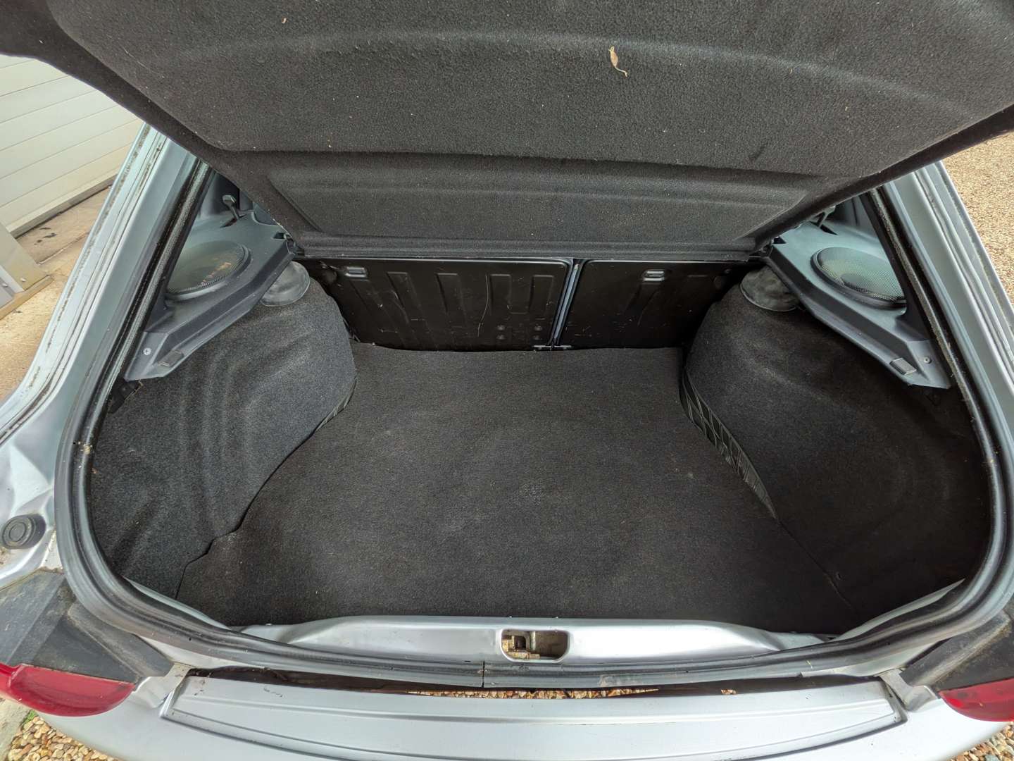 <p>2000 FORD ESCORT FLIGHT</p>