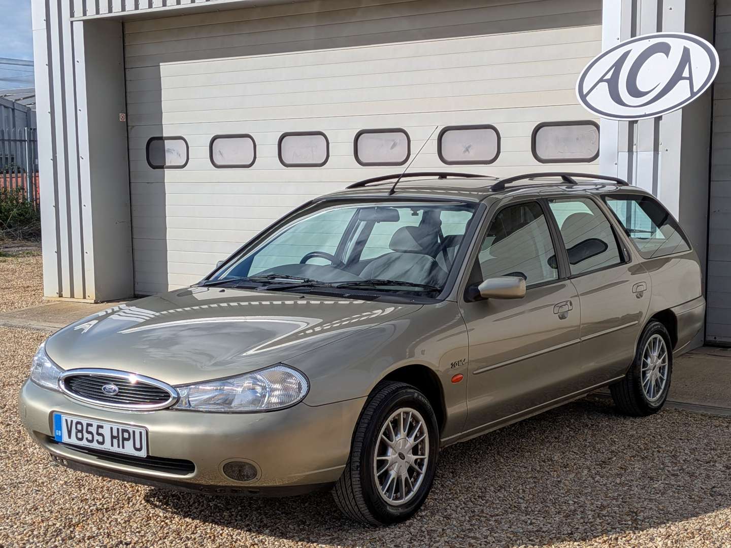 <p>1999 FORD MONDEO GHIA AUTO</p>