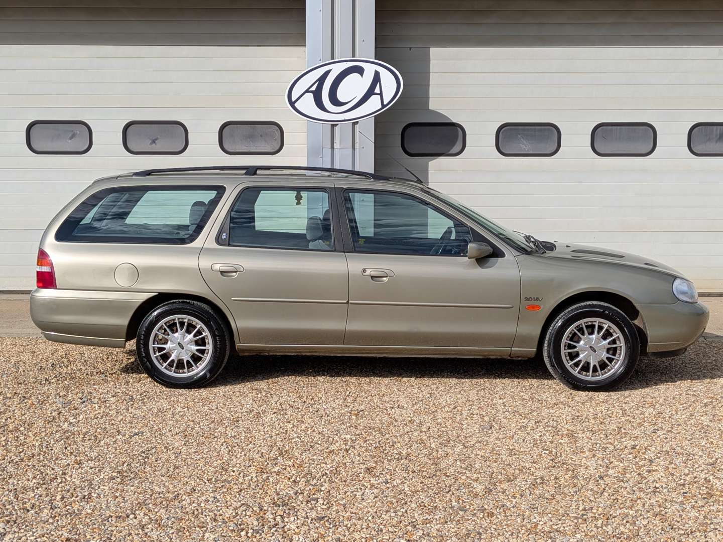 <p>1999 FORD MONDEO GHIA AUTO</p>