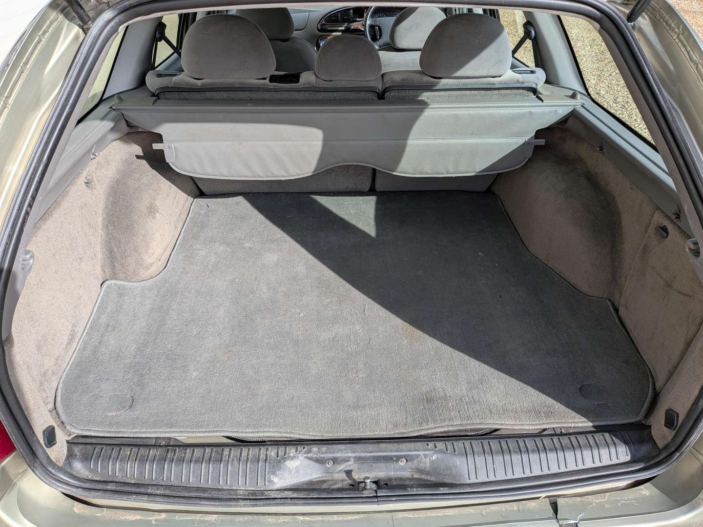<p>1999 FORD MONDEO GHIA AUTO</p>