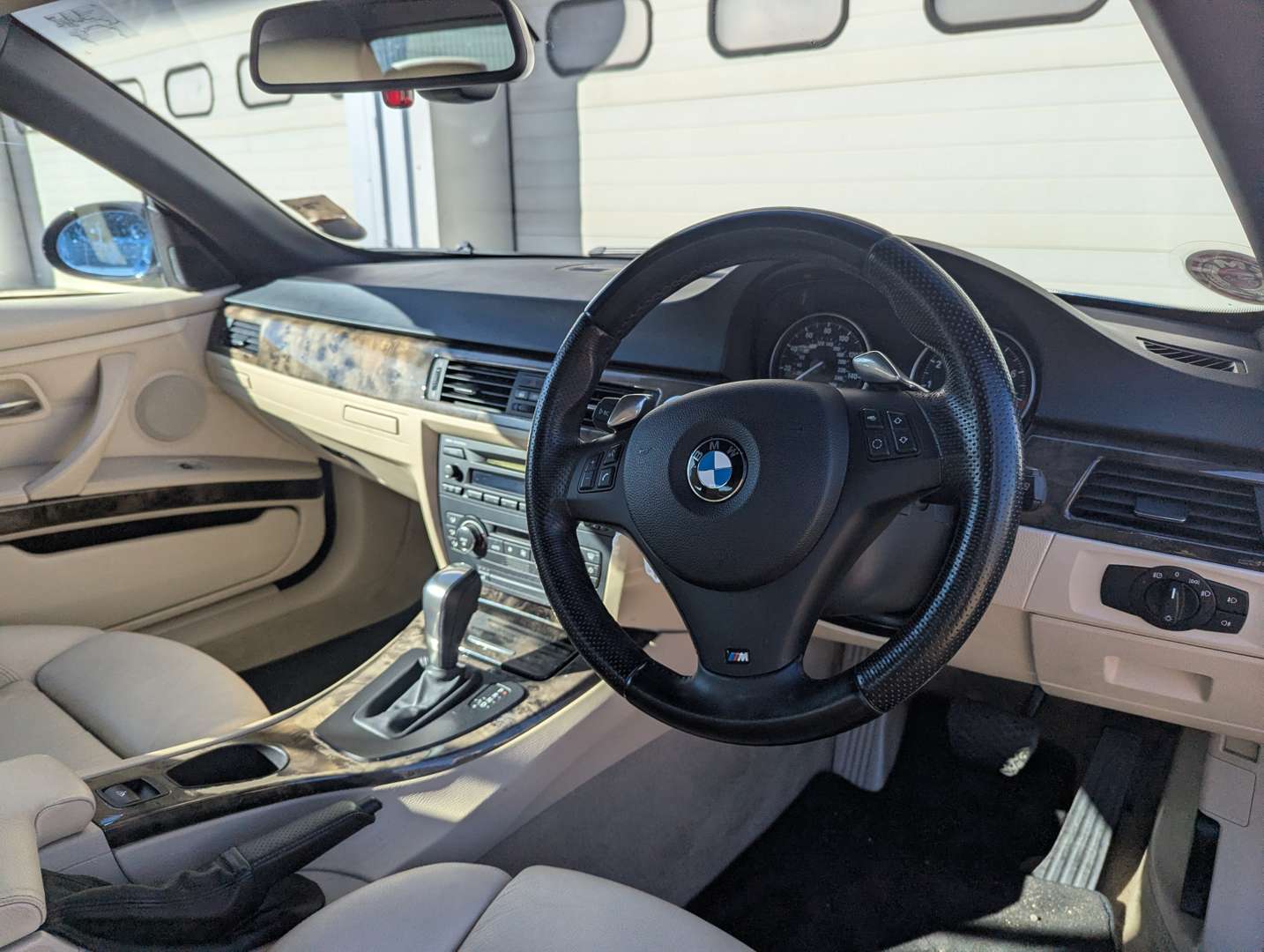<p>2007 BMW 330I E93 M SPORT CONVERTIBLE AUTO</p>