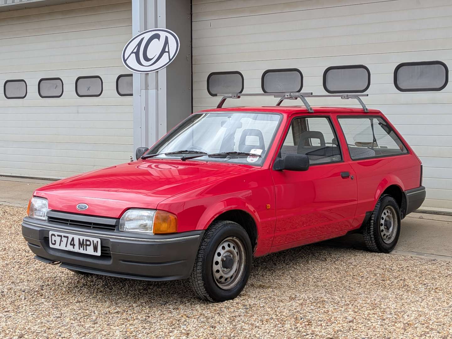 <p>1990 FORD ESCORT POPULAR ESTATE</p>