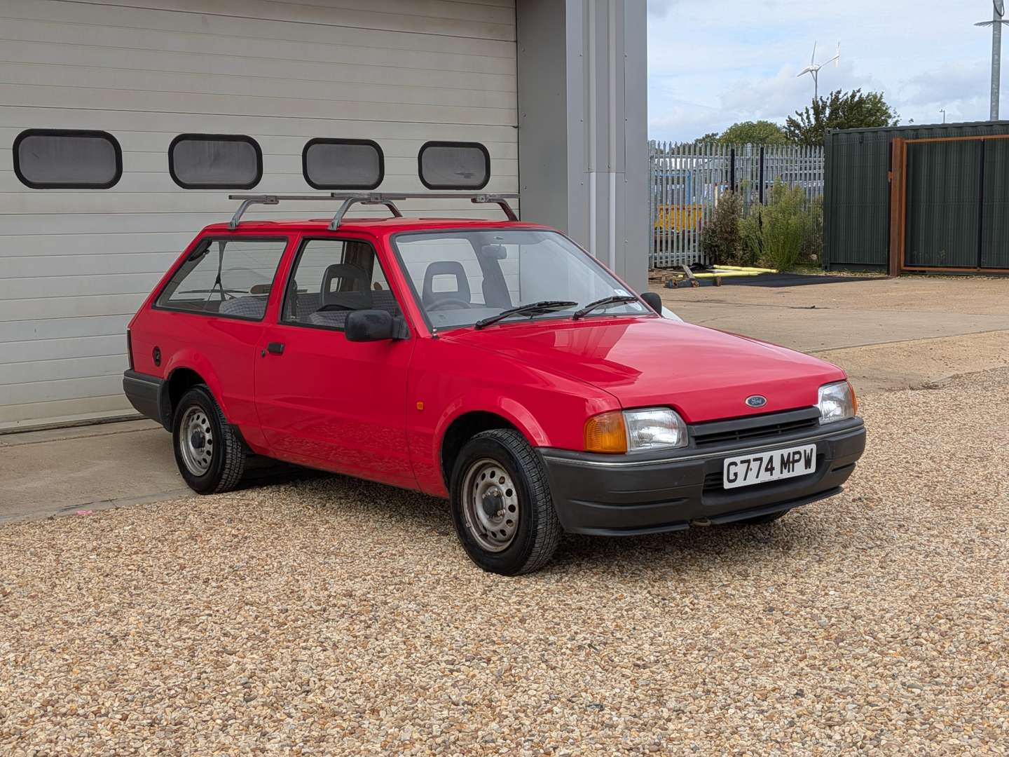 <p>1990 FORD ESCORT POPULAR ESTATE</p>