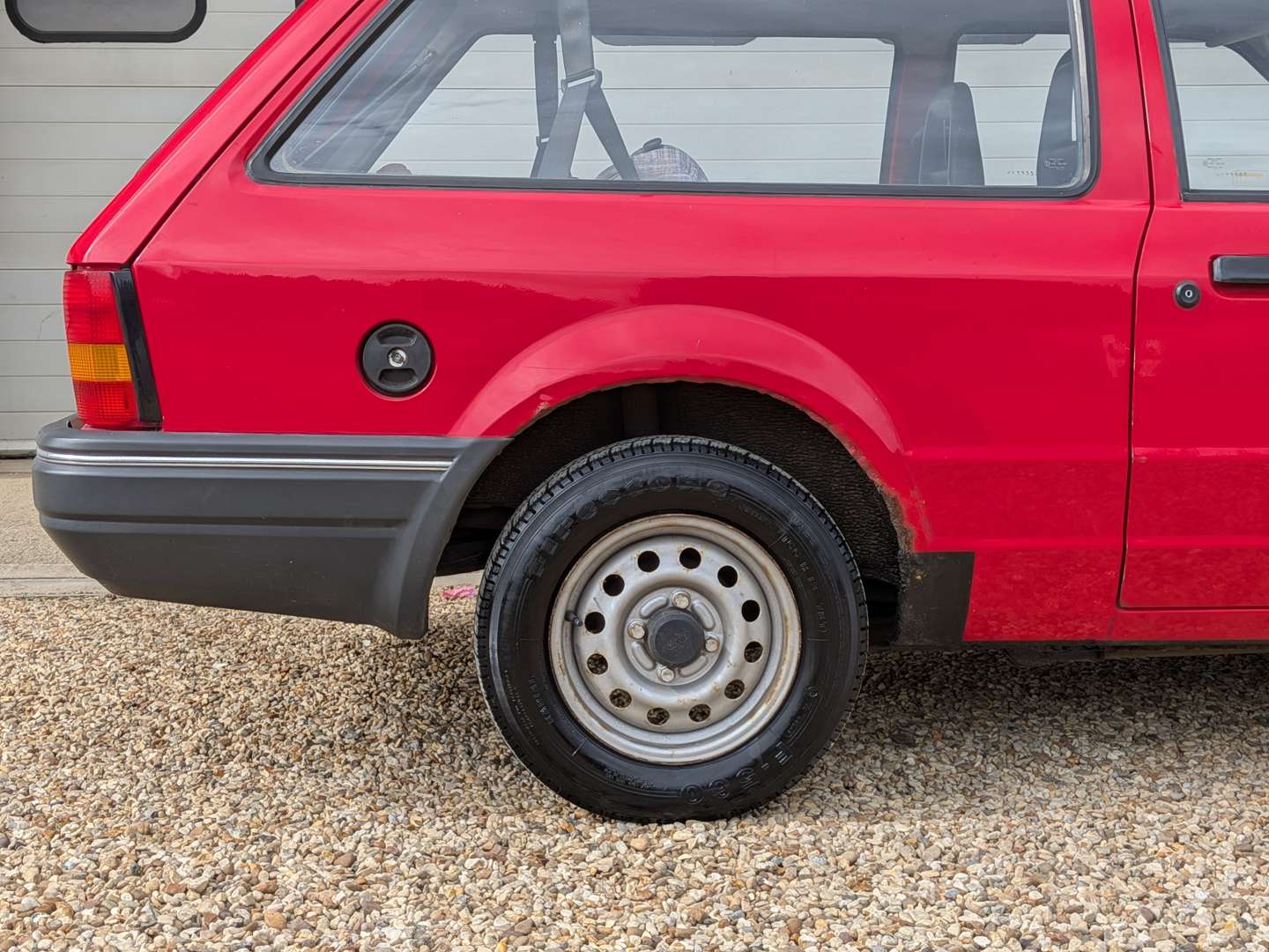 <p>1990 FORD ESCORT POPULAR ESTATE</p>