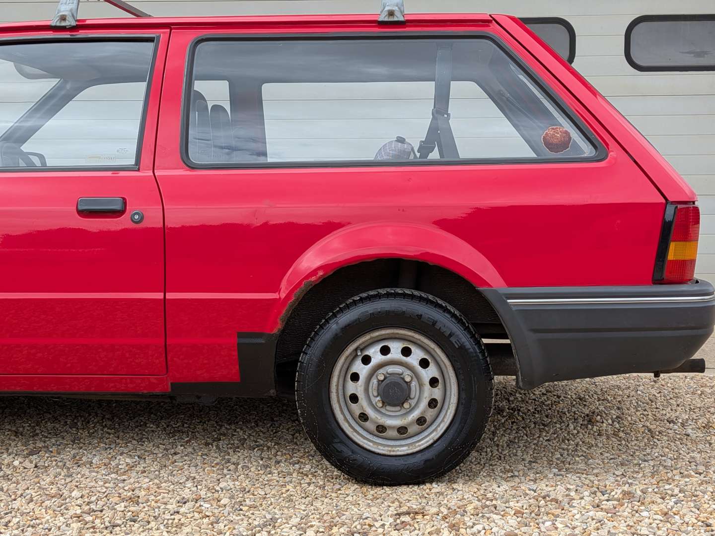 <p>1990 FORD ESCORT POPULAR ESTATE</p>