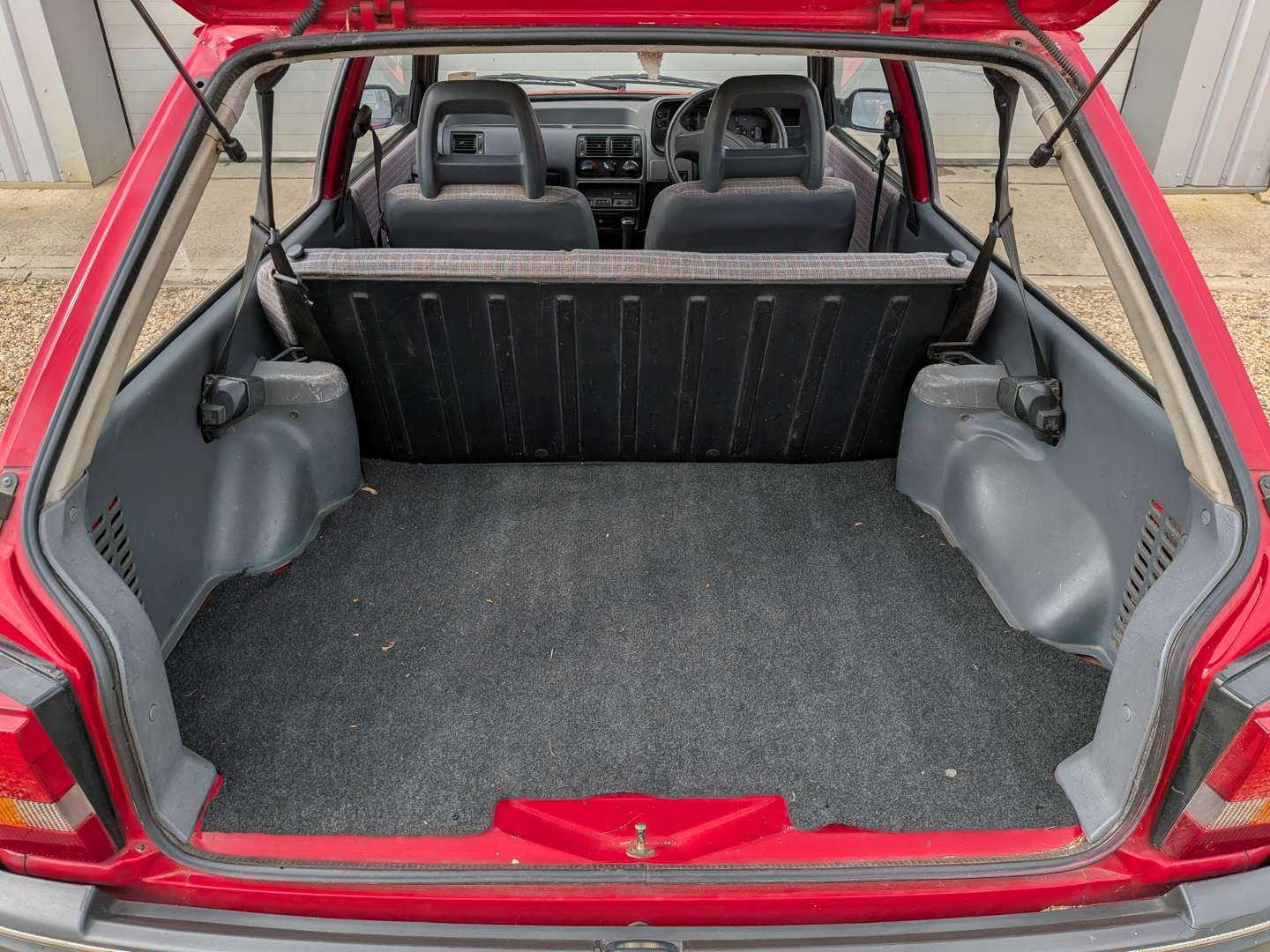 <p>1990 FORD ESCORT POPULAR ESTATE</p>