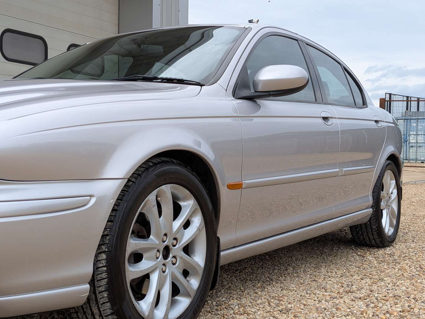 <p>2001 JAGUAR X-TYPE V6 SPORT AUTO</p>