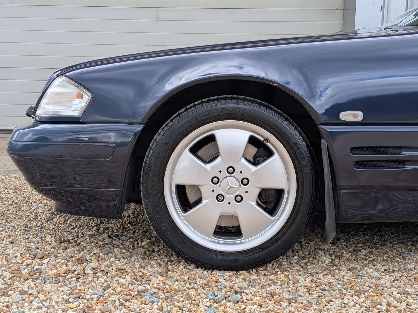 <p>1998 MERCEDES SL 320 R129 AUTO</p>