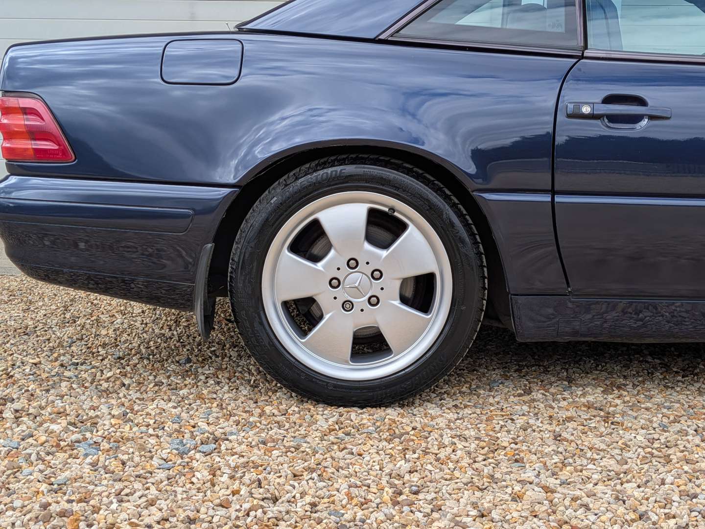 <p>1998 MERCEDES SL 320 R129 AUTO</p>